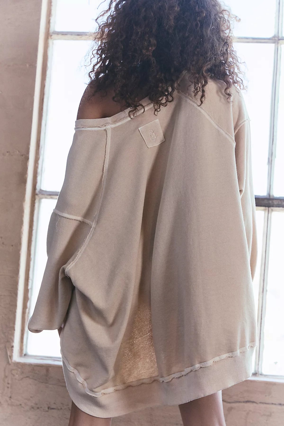 One To Beat Pullover