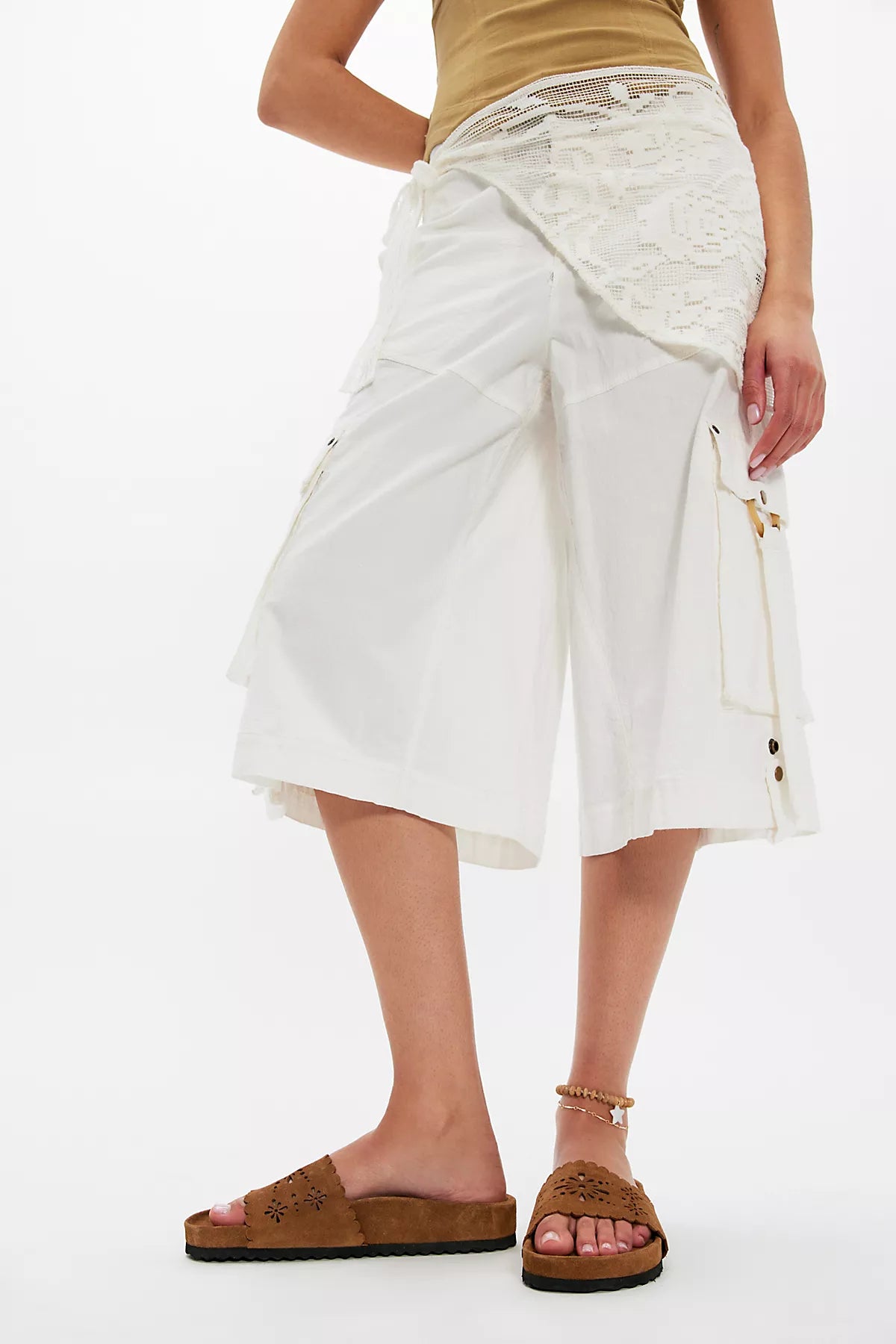 Shore Cut-Out Footbed Sandals